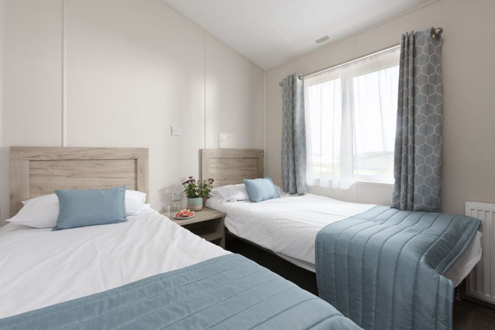 The Retreat, Newperran Heights hot tub lodge for hire by the sea. Dog friendly