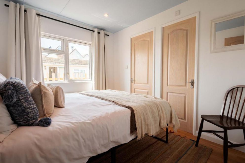 The Retreat - Waterfront & Log Burner