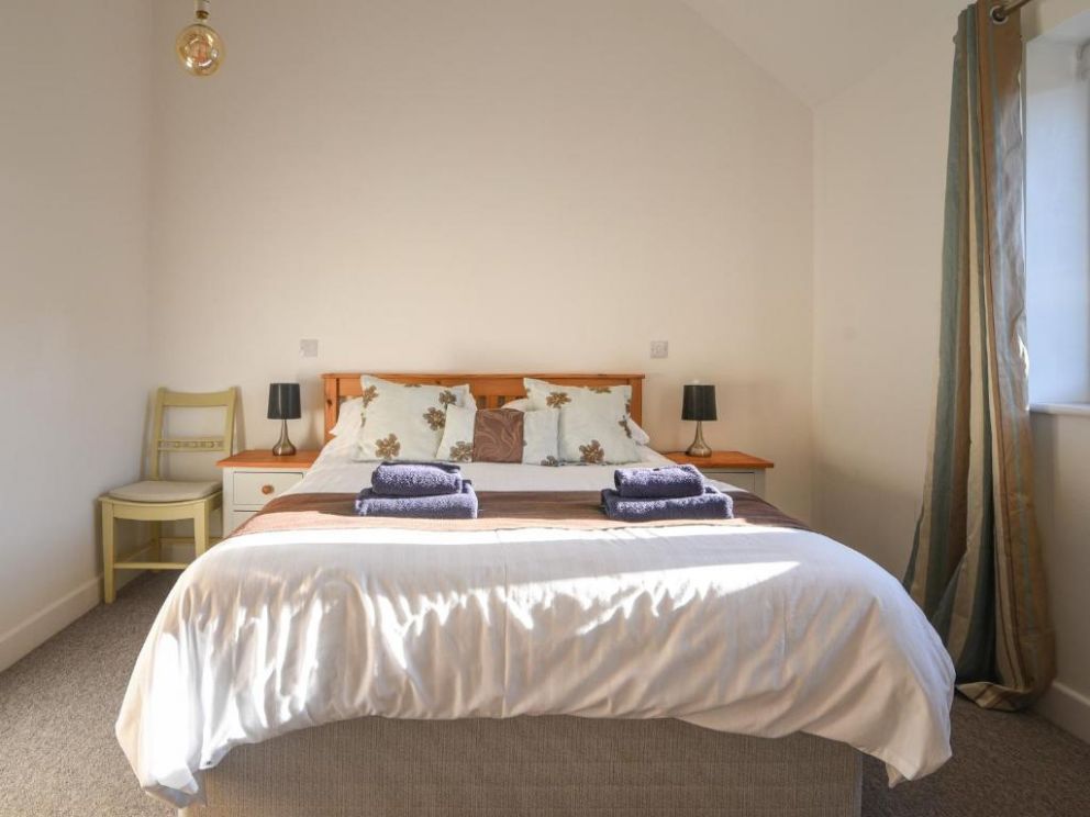 The Stables, Uplyme, Devon - Accommodates 8 guests, close to the beach