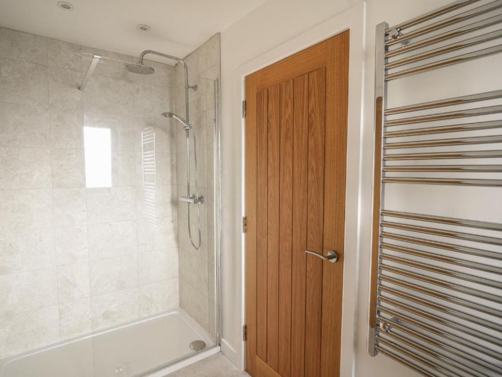 The Stables, Uplyme, Devon - Accommodates 8 guests, close to the beach