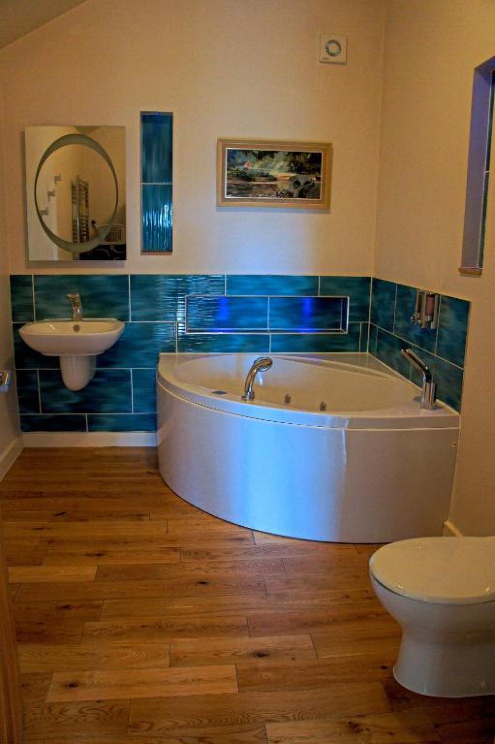 Tor Farm Lodge in Cheddar, Somerset - Lodge for rent with hot tub and seasonal outdoor swimming pool