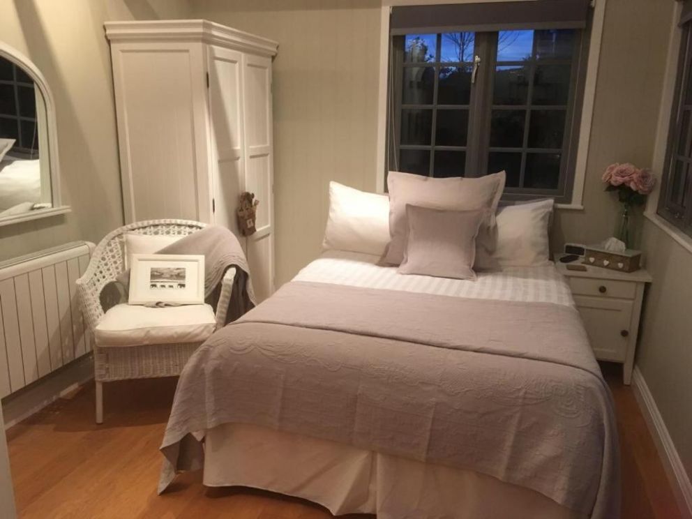 Truffle Lodge, Lindfield, West Sussex - lodge for rent with garden, terrace and barbecue