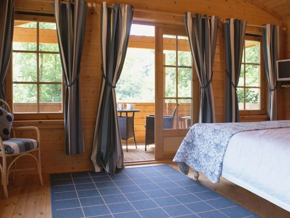 Valley Lodge, Oakfordbridge, Devon - pet friendly lodge for six guests