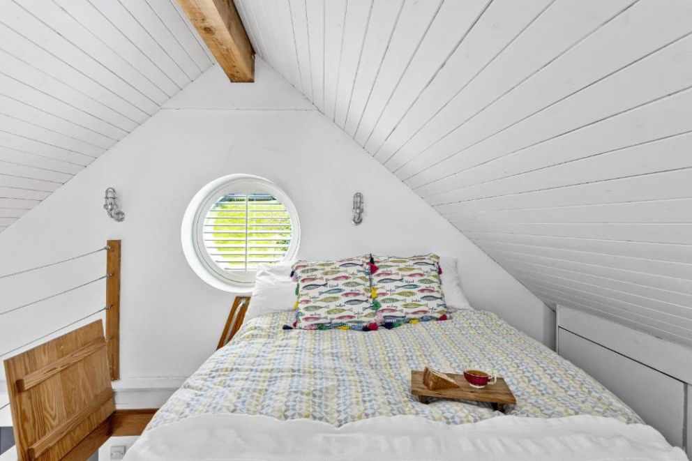 Water Edge Boathouse - On the River Dart