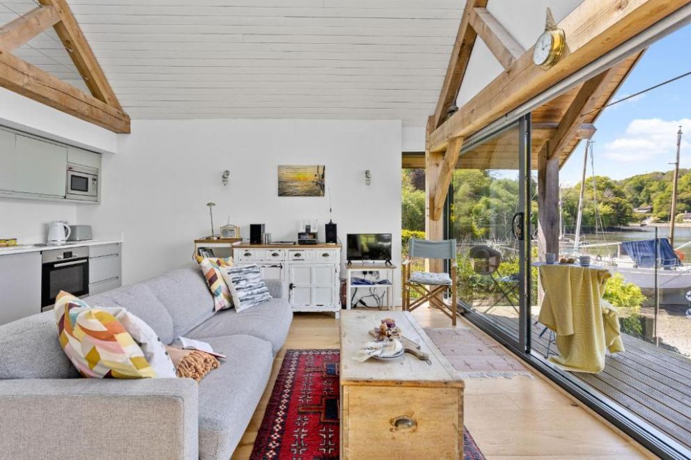 Water Edge Boathouse - On the River Dart