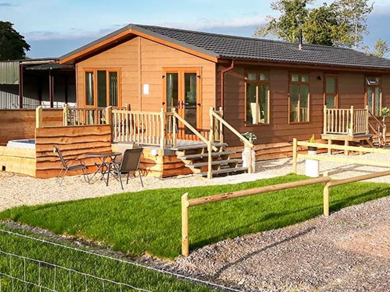 Brokerswood Holiday Park Westbury, Wiltshire Self Catering Holiday