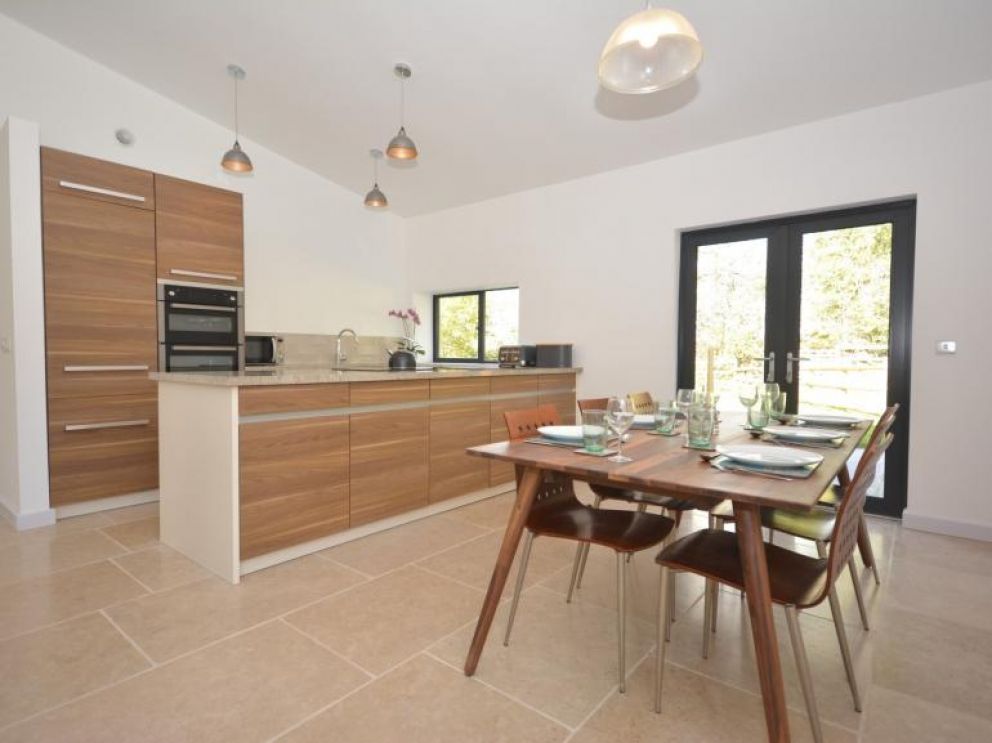 5 Dogs Welcome Cabin in Abergavenny - for rent dog friendly property for large groups in the Brecon Beacons