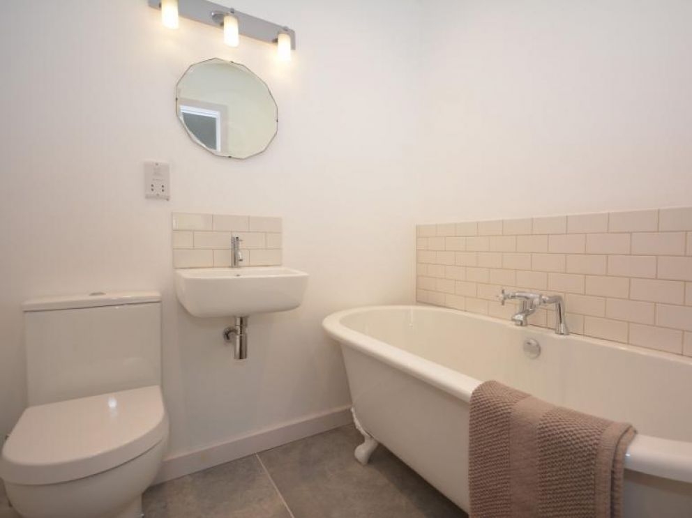 5 Dogs Welcome Cabin in Abergavenny - for rent dog friendly property for large groups in the Brecon Beacons