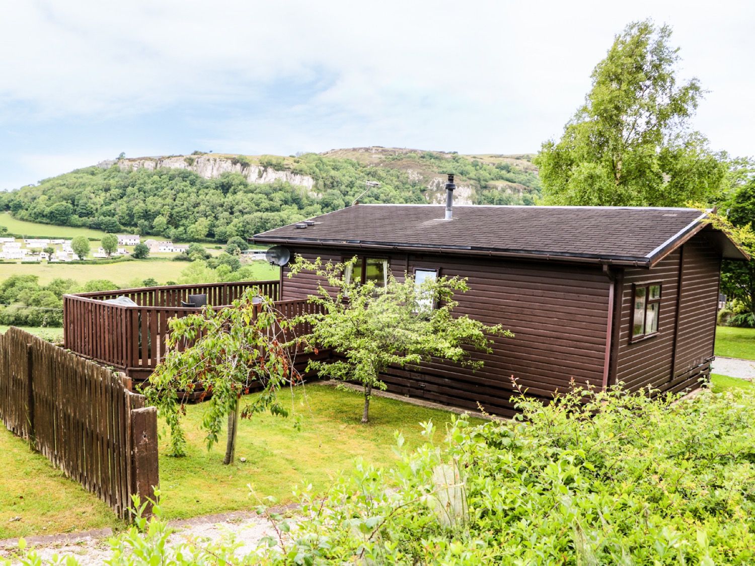 Alpine Lodge - Abergele, Conwy | Self Catering Holiday Lodges