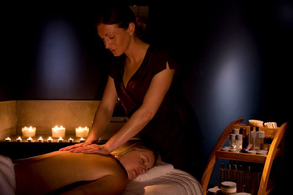 Bluestone National Park Resort - Lodges for rent on holiday park with pool and spa