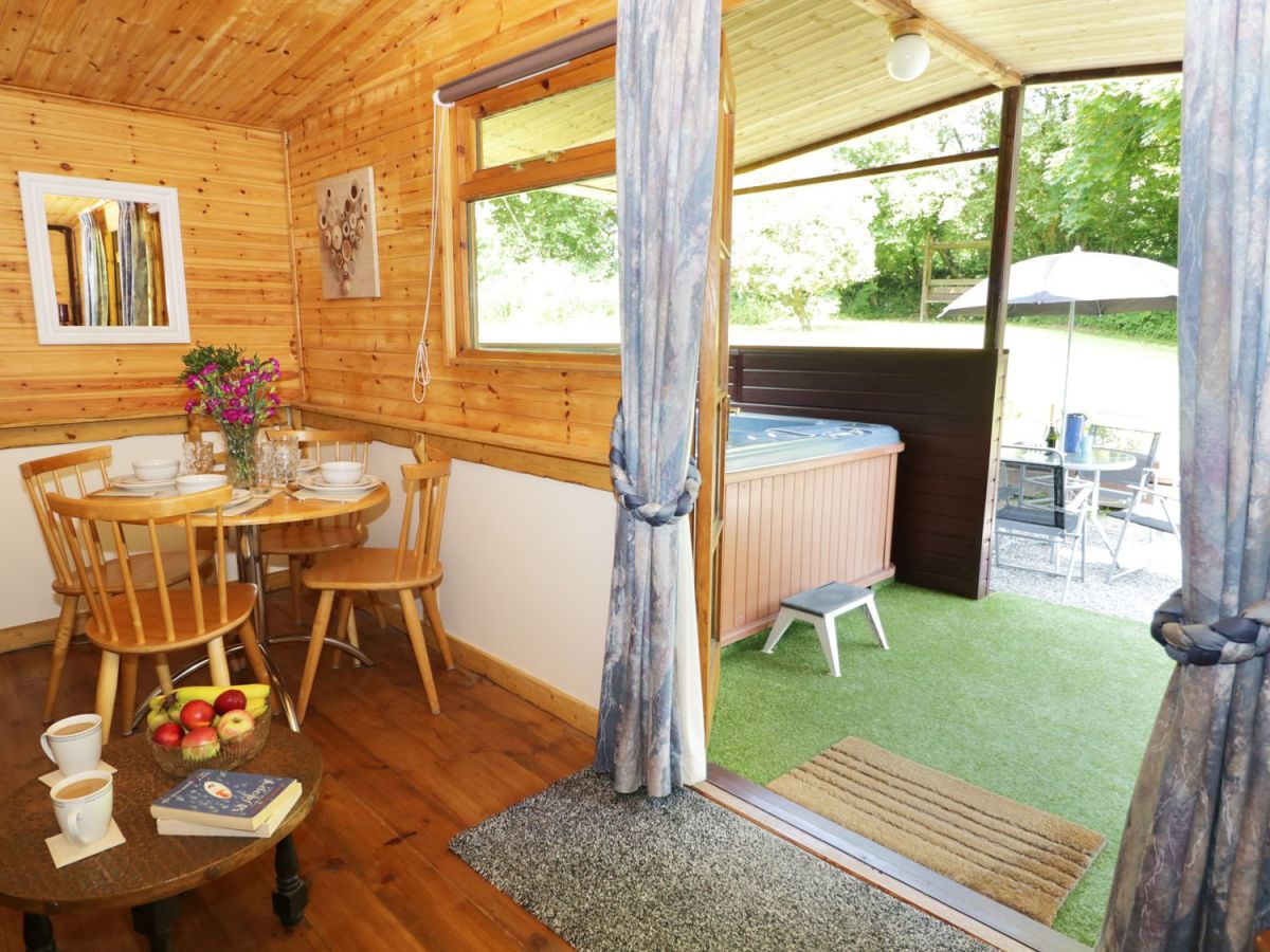 Brook Lodge - Llandysul, Ceredigion | Self Catering Holiday Lodges