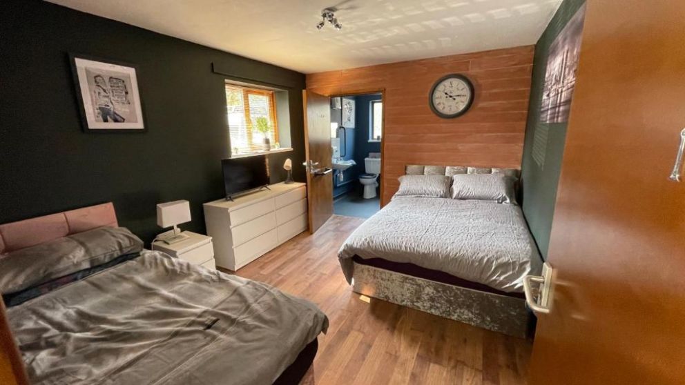 Bryn Bettws Lodge Pontrhydyfen, Port Talbot - wheelchair accessible, pet friendly accommodation and cabins for rent in Glamorgan, South Wales