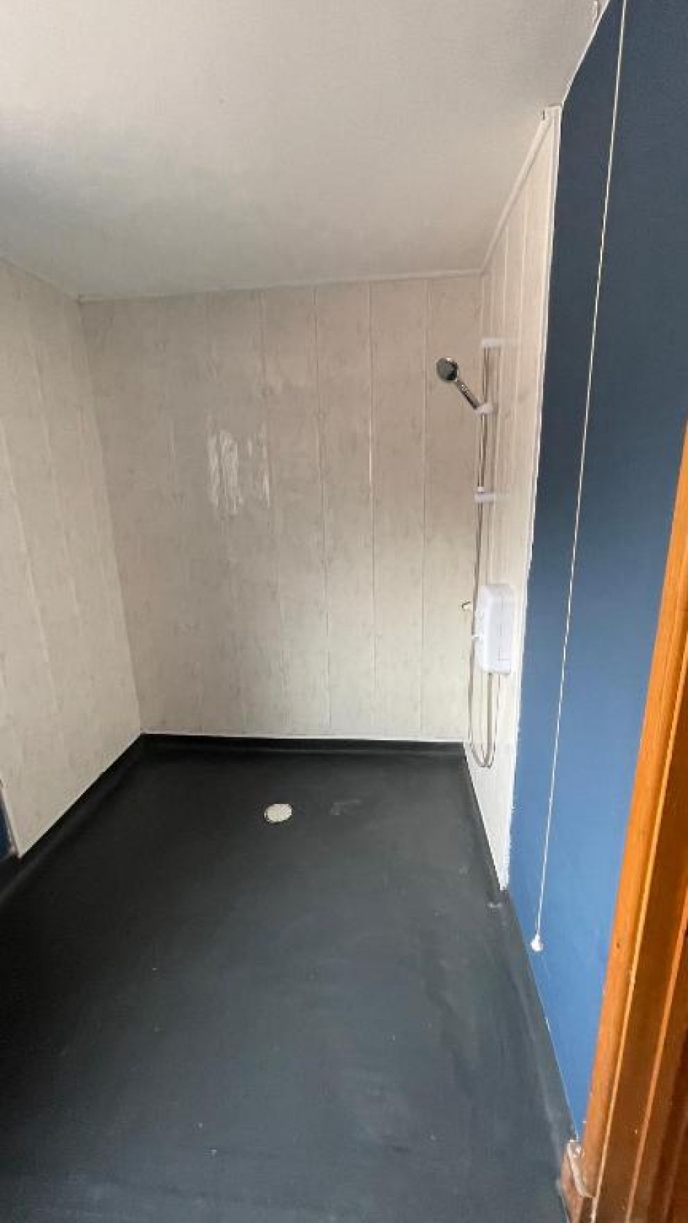 Bryn Bettws Lodge Pontrhydyfen, Port Talbot - wheelchair accessible, pet friendly accommodation and cabins for rent in Glamorgan, South Wales