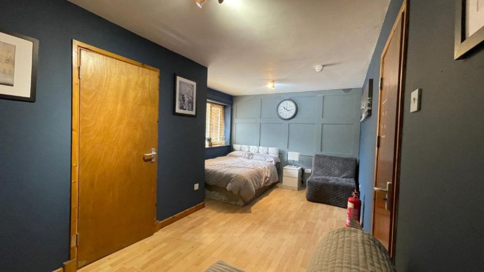 Bryn Bettws Lodge Pontrhydyfen, Port Talbot - wheelchair accessible, pet friendly accommodation and cabins for rent in Glamorgan, South Wales