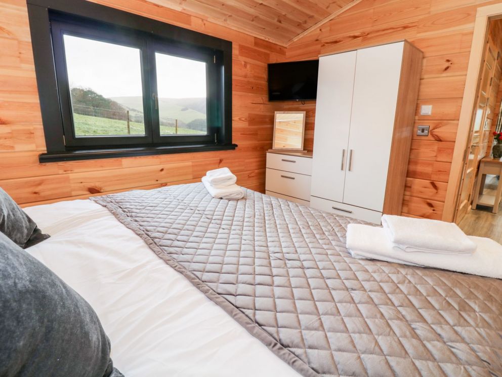 Bryn Eiddon Log Cabin Powys