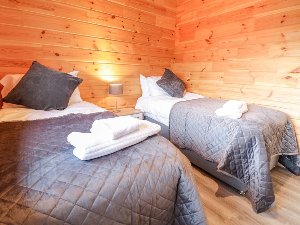 Bryn Eiddon Log Cabin Powys