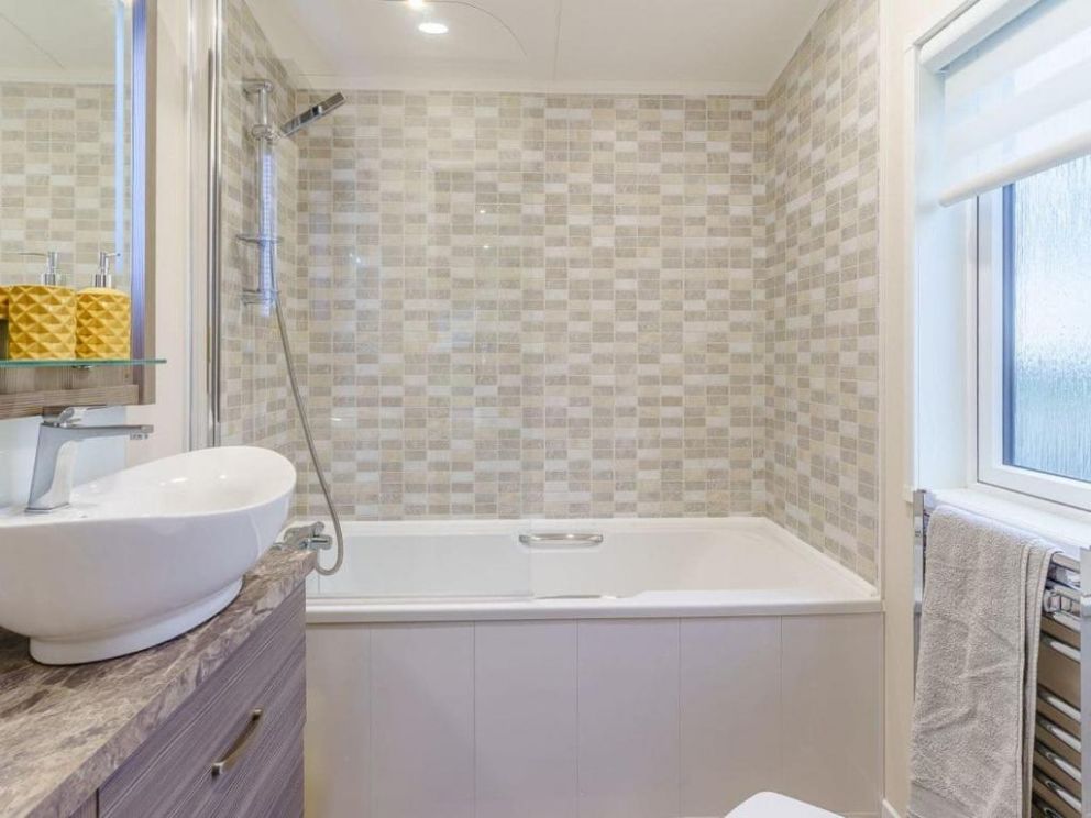 Coral Lodge at Little Haven Retreat - for rent with hot tub