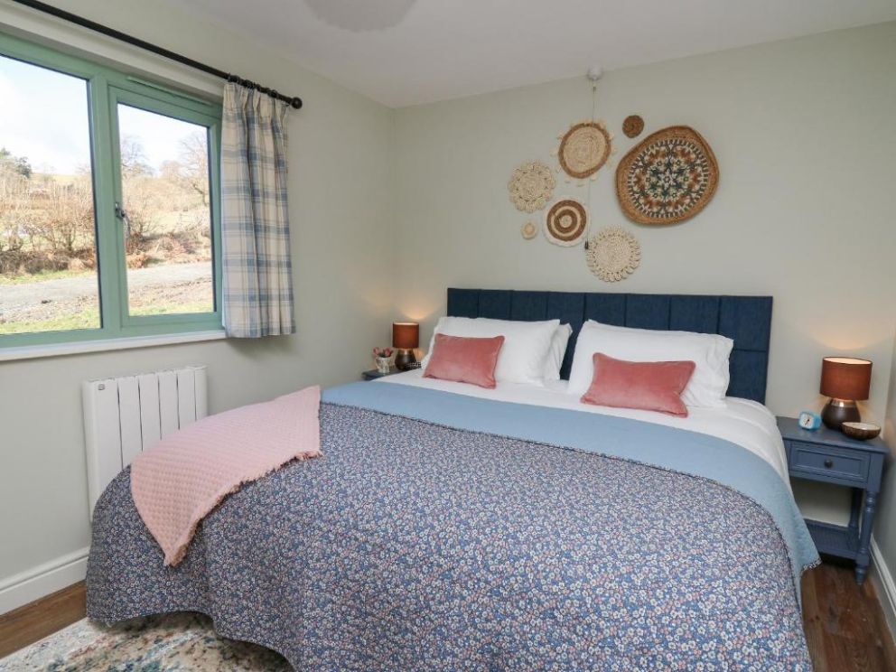 Dol Blodau - pet friendly lodge in Powys