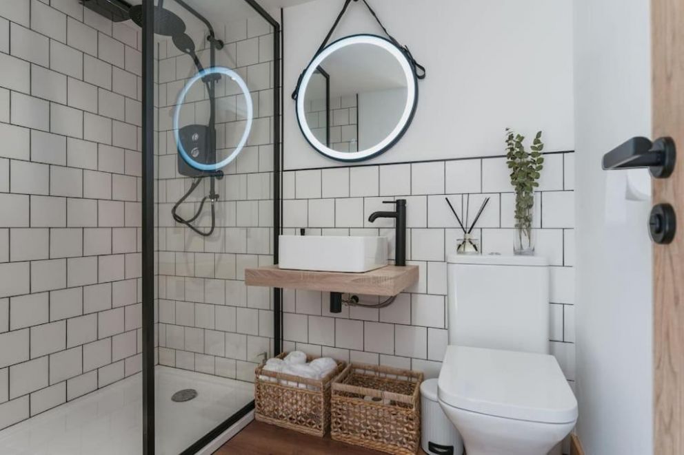 Dyffryn Ceri hot tub lodge West Wales