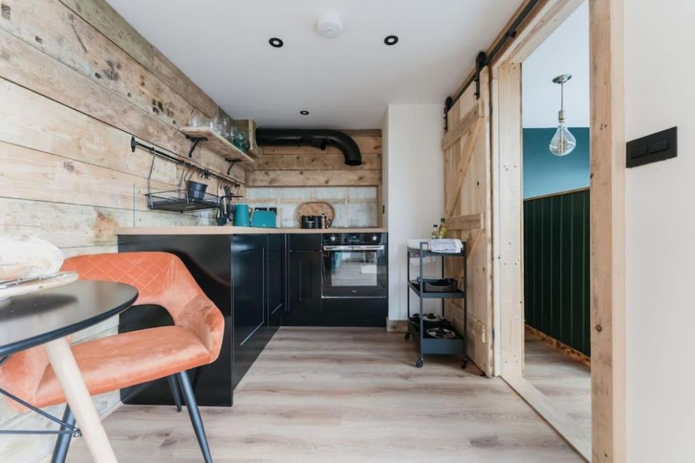 Dyffryn Ceri hot tub lodge West Wales