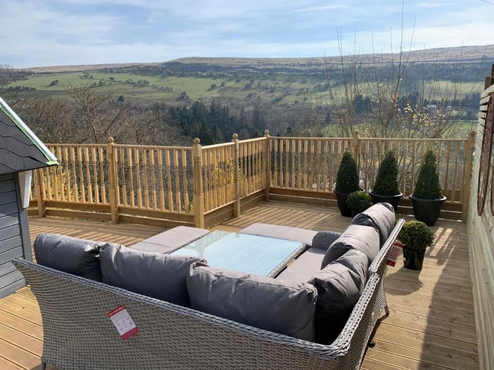 Ein Trysor Cudd Cabin, Ty Pencerrig, Pontsticill, Glamorgan - pet friendly lodge for rent, romantic break