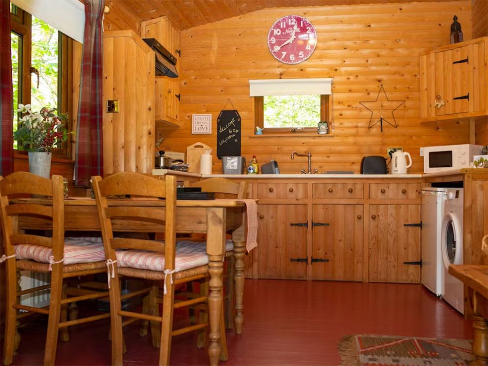 Fiddlers Green Log Cabin, Tenby