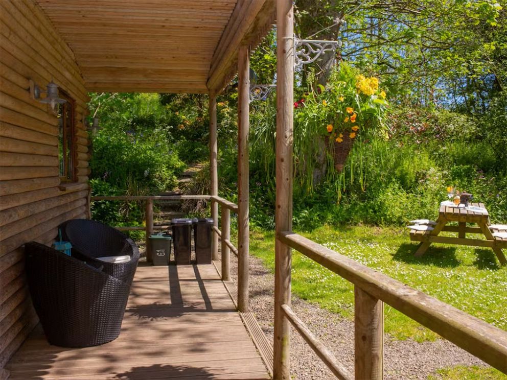 Fiddlers Green Log Cabin, Tenby