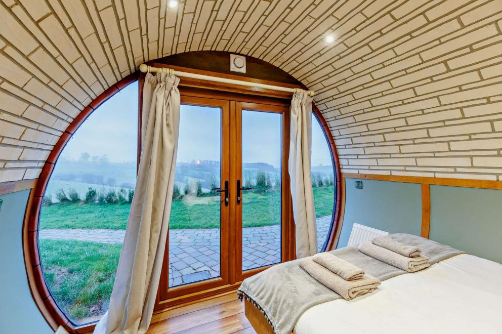 Hedgehog View Underground Retreat Wales