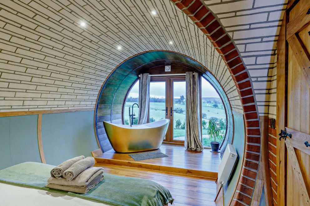 Hedgehog View Underground Retreat Wales