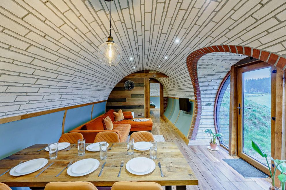 Hedgehog View Underground Retreat Wales