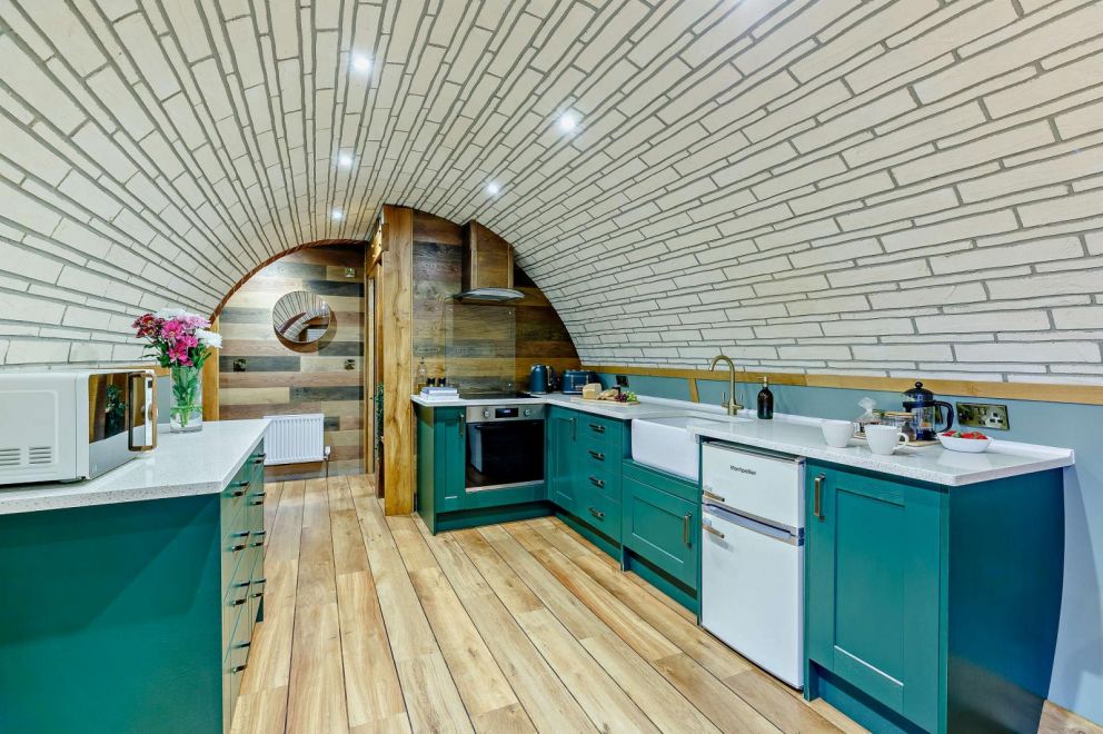 Hedgehog View Underground Retreat Wales