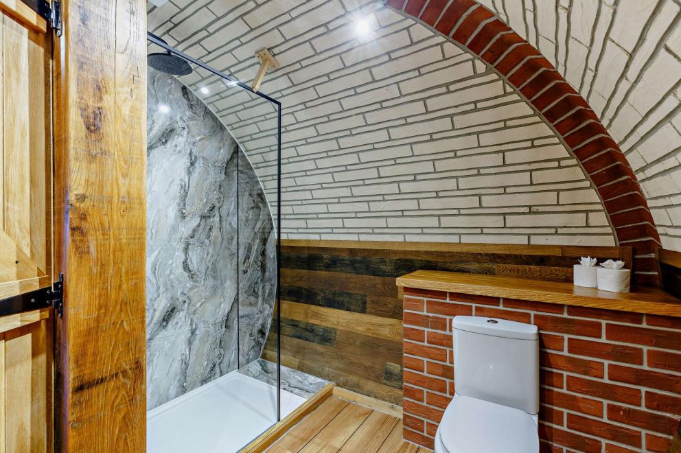 Hedgehog View Underground Retreat Wales