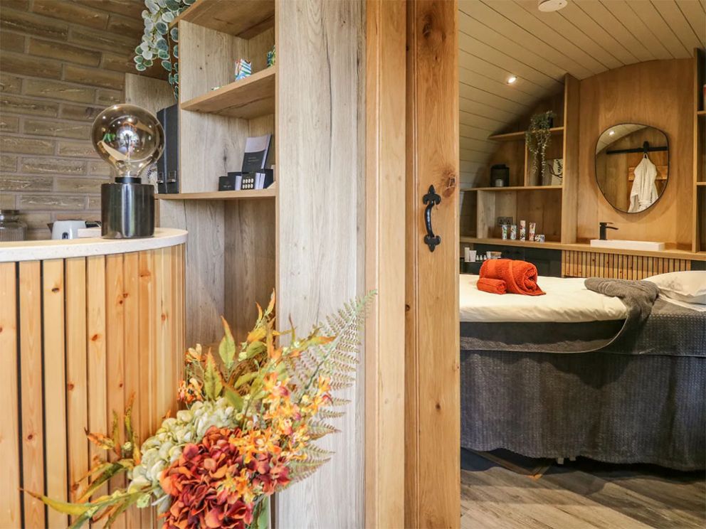 Llanfair Caereinion Hobbit Huts