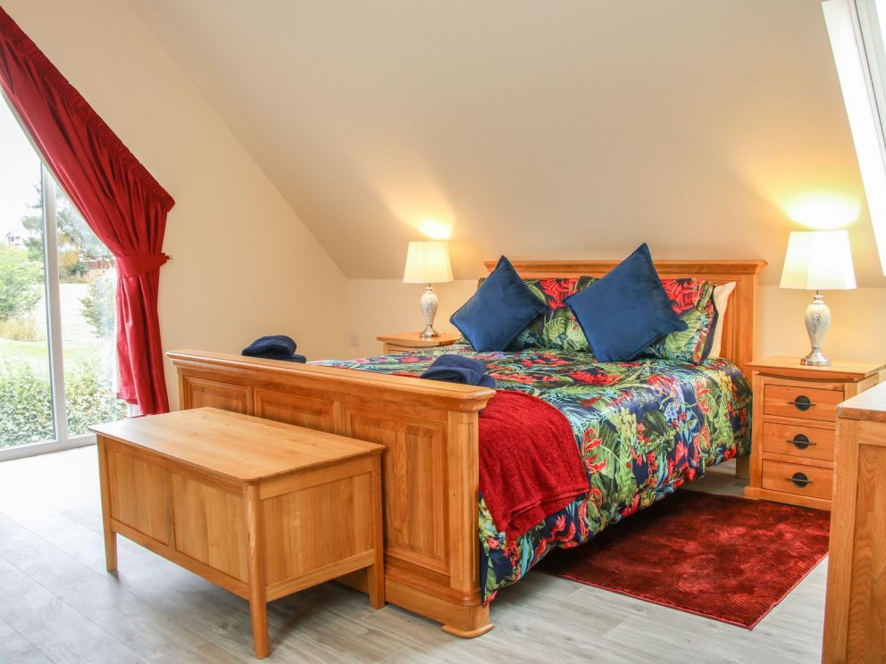 Holly Lodge, Montgomery - for rent with hot tub