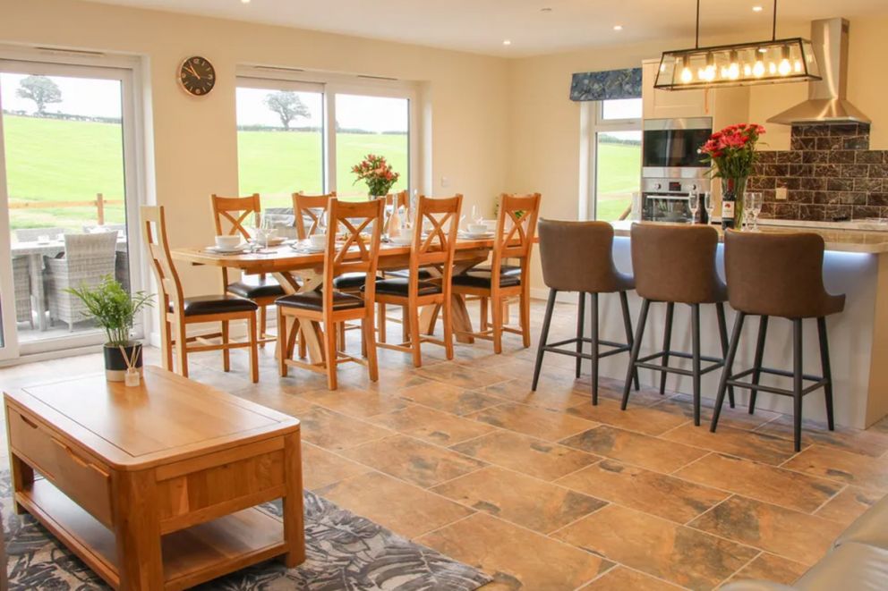 Holly Lodge Powys