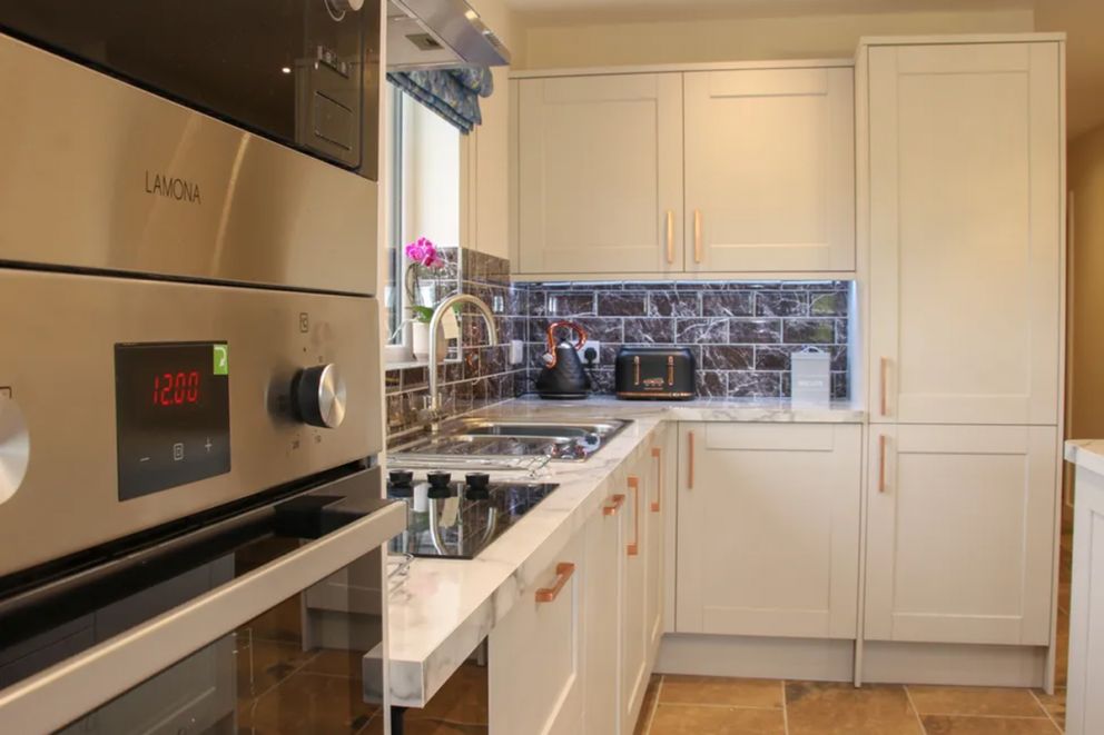 Holly Lodge Powys