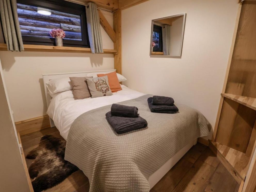 Lady Bagots Cabin in Ruthin, Wales for rent  - dog friendly, hot tub and wood burning stove in rural setting