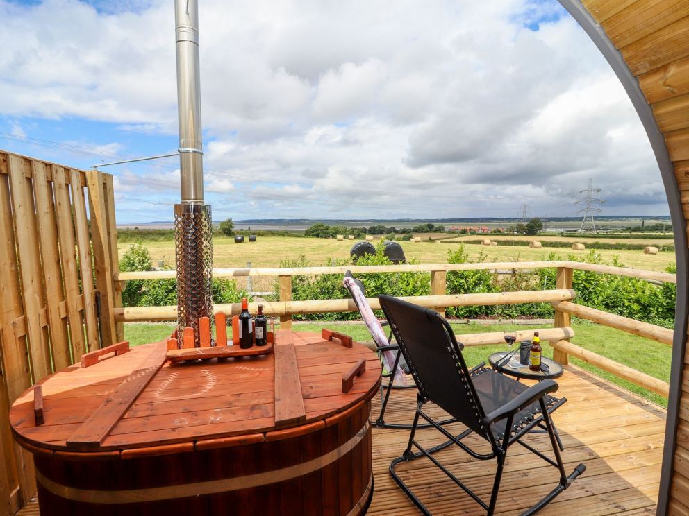 Little Leadbrook Farm in Flint - for rent with hot tub