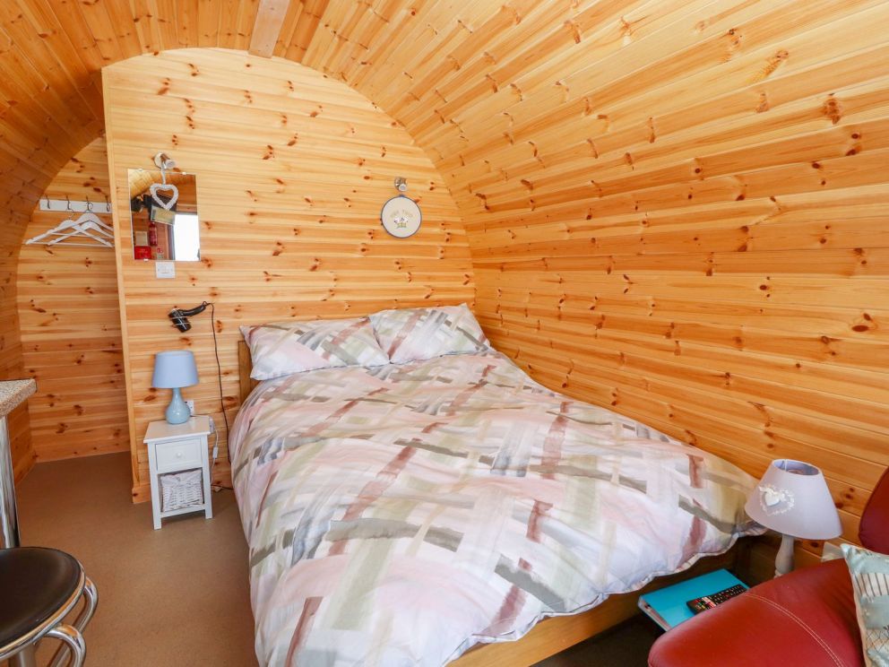 Little Leadbrook Farm in Flint - for rent with hot tub