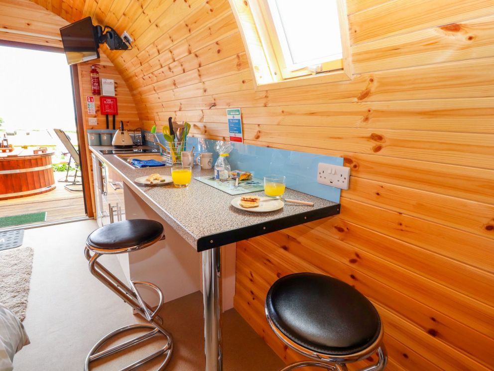 Little Leadbrook Farm in Flint - for rent with hot tub