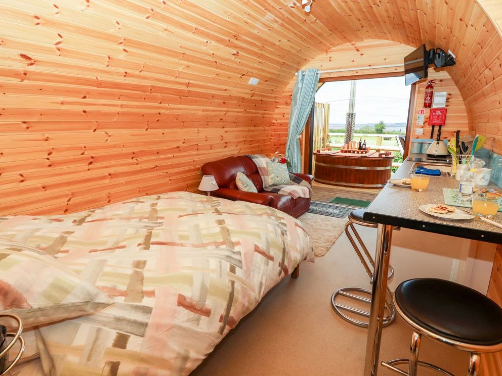 Little Leadbrook Farm in Flint - for rent with hot tub