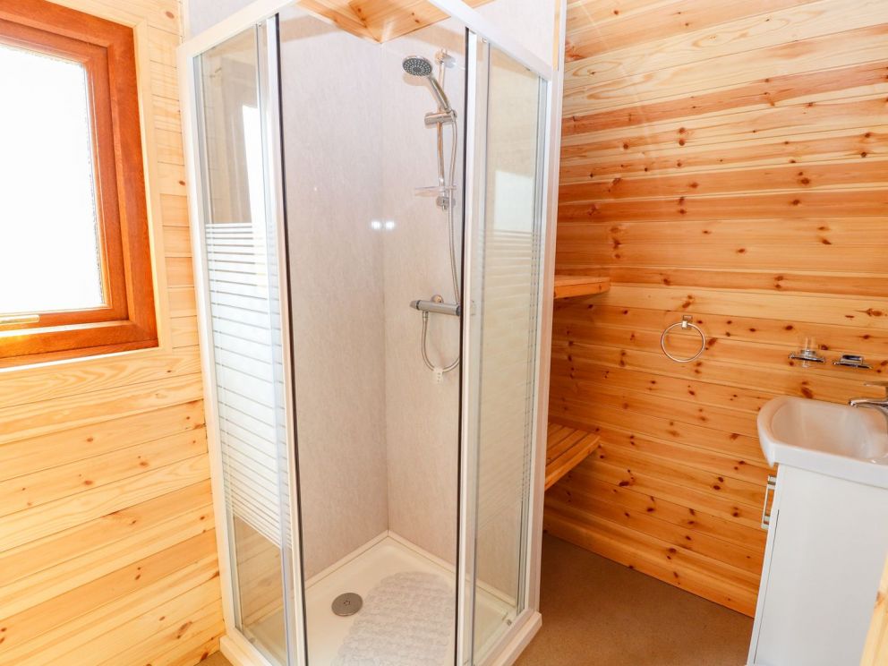 Little Leadbrook Farm in Flint - for rent with hot tub