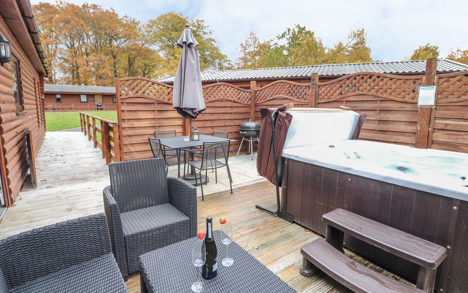 Llannerch Holiday Park St. Asaph, Denbighshire Self Catering