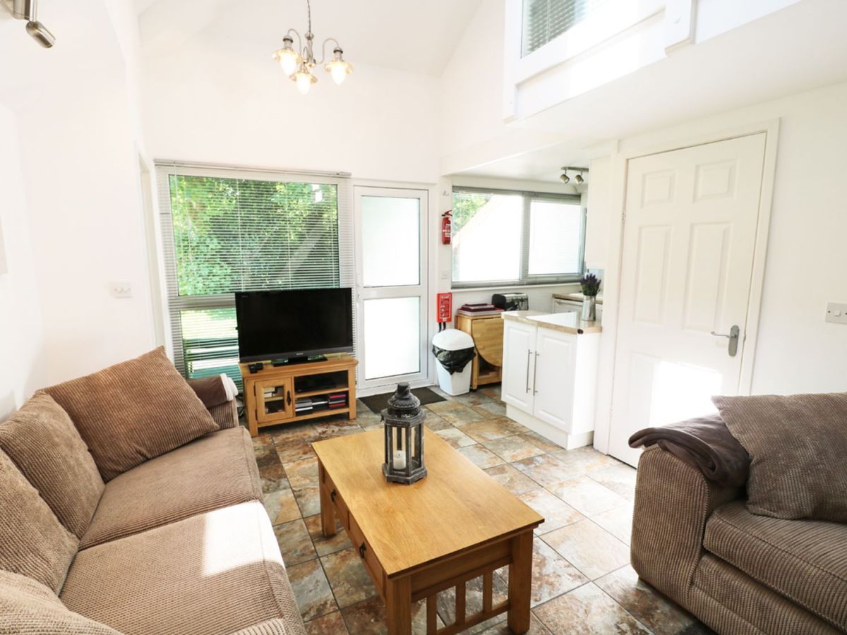 Llanteglos Estate Narberth, Pembrokeshire Self Catering Holiday Lodges