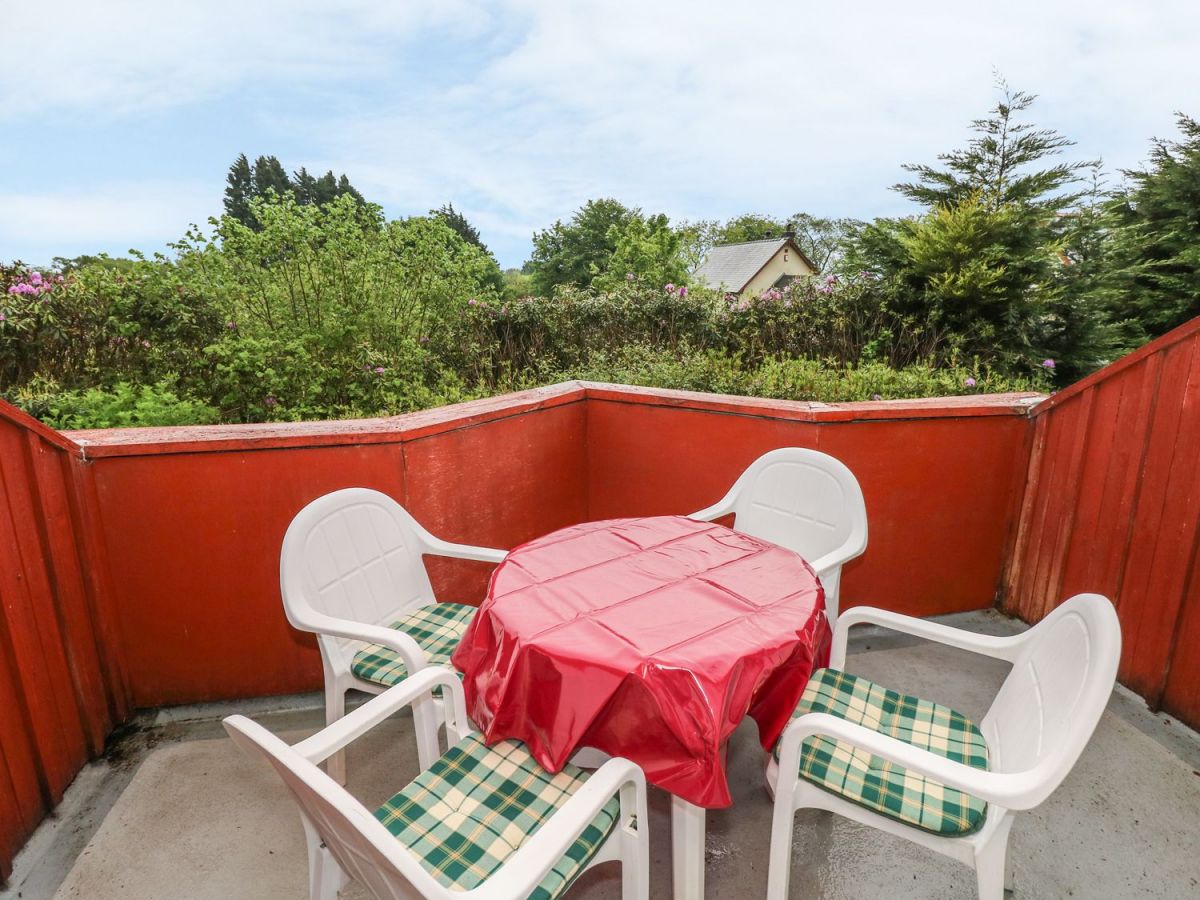 Llanteglos Estate Narberth, Pembrokeshire Self Catering Holiday Lodges