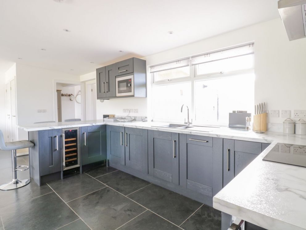 Llarios in Fairbourne - for rent with fire pit and bbq