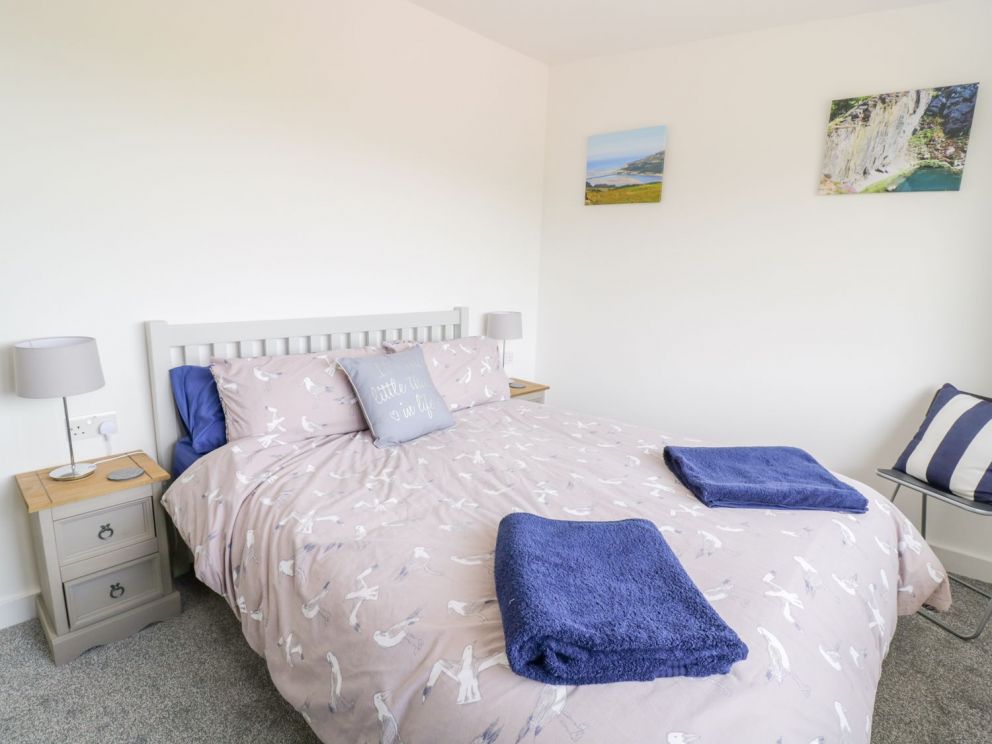 Llarios in Fairbourne - for rent with fire pit and bbq