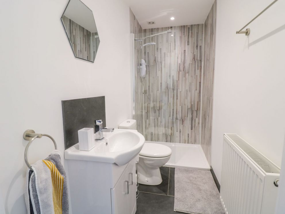 Llarios in Fairbourne - for rent with fire pit and bbq