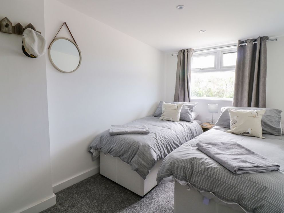 Llarios in Fairbourne - for rent with fire pit and bbq