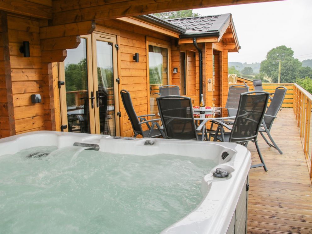 Manor Farm Lodges Powys